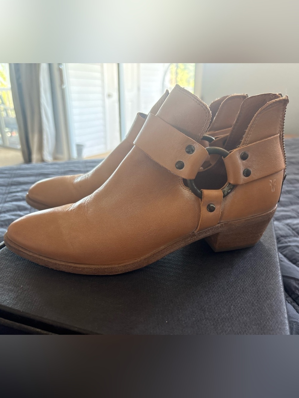 Frye Women's Tan Leather Ankle Booties with Ring Detail size 8.5